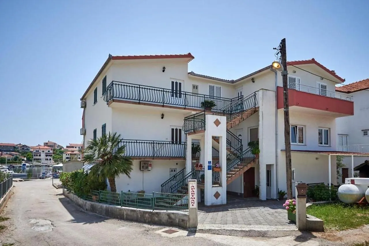 Apartment In Seget Vranjica With Sea View, Balcony, Air Conditioning, W-Lan 5052-4